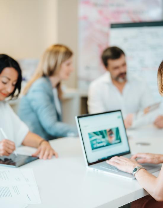office-meeting-beautysolutions
